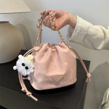 ソリッドカラーのシンプルなファッション韓国巾着小さなバッグ女性 2024 春の新多用途インクロスボディバッグバケットバッグ