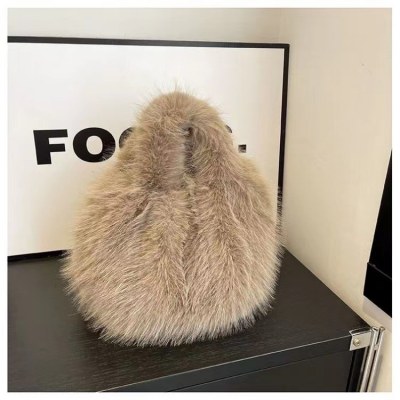 新しい秋冬の毛皮のバッグ、イミテーションキツネのぬいぐるみバッグ、ハイエンドで多用途のシングルショルダークロスボディバッグ、野菜バスケットハンドバッグ