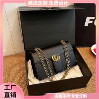 女性のための小さな正方形のバッグ 2024 新しいファッション多用途チェーンバッグレトロニッチな外出メッセンジャーバッグシングルショルダークロスボディバッグ