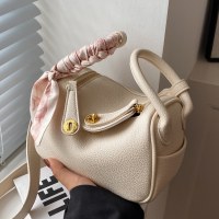 女性のためのクロスボディバッグ 2024 夏の新しいスタイルファッショナブルなシンプルなシングルショルダー脇の下バッグハイエンドハンドバッグ