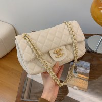 新しい女性のバッグ 2023 新しいスタイルのシンプルなファッション菱形小さな香りのスタイルシングルショルダークロスボディバッグ小さな正方形のバッグバッグ