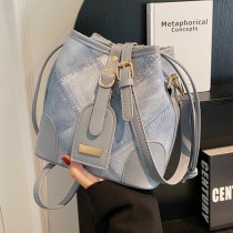 女性のための小さなバッグ 2024 新しいファッションホットスタイルシングルショルダークロスボディバッグ高品質ニッチ デザイン 菱形バケットバッグ