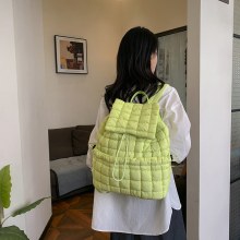 ダウン ナイロン バックパック 大容量 新しい通勤 韓国風 プリーツ 韓国風 シンプル トレンド 軽量