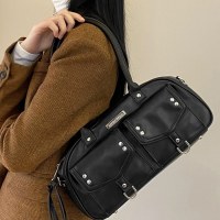 新しいPU脇の下バッグ、ファッショナブルでクールなオートバイの大容量屋外通勤ポータブルショルダー脇の下バッグ