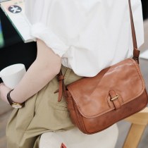 2024 新スタイル通勤小さな正方形バッグ 本革 レトロクロスボディバッグ女性のための牛革シングルショルダー日本の郵便配達員バッグ女性のための