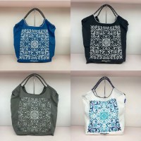 日本の花蔓刺繍ショッピングバッグニッチナイロンハンドバッグ環境に優しいバッグ新しいバッグ刺繍