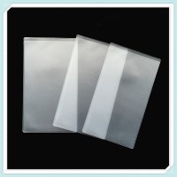 卸売つや消しPVC名刺ホルダー、透明PVC展示IDバッジホルダー、プラスチック銀行通帳カードホルダー