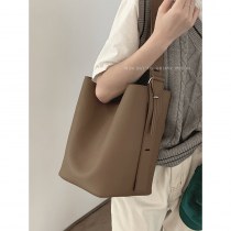 脇の下のバッグの女性の新しいトレンディな秋と冬の韓国のバケットバッグ多用途大容量クロスボディバッグ