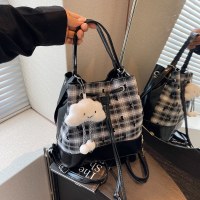 水玉模様の女性のバックパック 2024 新しいファッショナブルな多用途バックパック旅行トラベルシングルショルダークロスボディバッグ