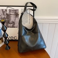 レトロ脇の下バッグ女性のための 2024 新しい人格インファッショントートバッグニッチ大容量義母ショルダーバッグ