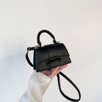 ファッション女性のバッグ 2024 新しいバッグ女性の人気の小さな正方形のバッグハンドバッグ韓国スタイル多用途ガールズショルダークロスボディバッグ