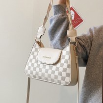 2024 新作バッグ女性の人気の多用途クロスボディバッグホットスタイルショルダーアンダーアームバッグ