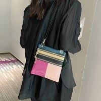 牛革バッグ女性の携帯電話小銭入れ 2024 新しいスタイルのトレンディなクロスボディバッグシングルショルダー小さなバッグ第一層牛革ステッチレディースバッグ