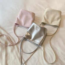 今年人気の女性用バッグ 2024 春夏新作 ファッション 万能肩掛けバッグ 通勤 斜めがけトートバッグ