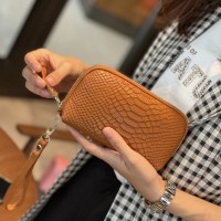 レディース クラッチバッグ 2024 新しいスタイルのトレンディな本革ハンドバッグ女性の小さなバッグクラッチバッグソフトレザーシンプルなミニ小さなショルダーバッグ
