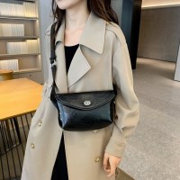 2024 女性のための人気の小さなバッグ新しいチェストバッグハイエンドの質感ニッチ女性のためのシングルショルダークロスボディバッグ