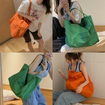 夏の新しいスタイルの新鮮で甘く、カジュアルで多用途な 大容量 キャンバスレタートートバッグは、クロスボディレディースハンドバッグとして着用できます。
