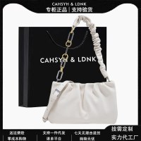誕生日プレゼント本革レディースバッグ2024新質感ニッチプリーツクラウドバッグシングルショルダークロスボディ脇バッグ