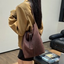 バッグ ハイエンドテクスチャードショルダートートクロスボディバッグライトラグジュアリー 2024 本革 レディースバッグ大容量牛革バケットバッグ