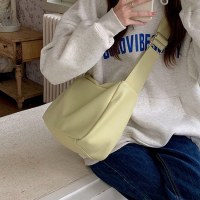 女性のための大容量バッグ 2024 新しいソフトレザーニッチ通勤トートバッグ大学生スクールショルダーバッグクロスボディバッグ
