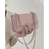 女性のためのバッグ 2024 新しいファッショナブルな脇の下の小さな正方形バッグ デザイン 多用途チェーンショルダークロスボディバッグ