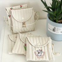 漫画の刺繍入りの叔母のナプキンバッグ、見た目もかわいい女の子のポータブルコンパクト月経バッグ生理用ナプキン収納袋