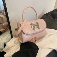 ボウファッションハンドバッグ 2024 春の新多用途インシングルショルダークロスボディバッグ西洋スタイルの優しい小さなスクエアバッグ