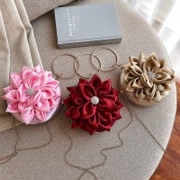 新しいレディースバッグ、ダイヤモンド付きの甘くて多用途なフラワーバッグ、ミニラウンドディナーバッグ、女性用手持ちドレスチャイナバッグ