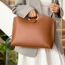 女性のためのシンプルで高級なバッグ、2024年の新しいファッショナブルな大容量のクラッチバッグ、仕事と通勤用のポータブルブリーフケース