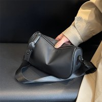 ブラックインスタイルの大容量トートバッグ、女性用万能団子バッグ、上質な質感のショルダーバッグ、クロスボディバッグ、トレンド
