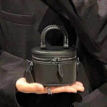 女性の 2023 新しいニッチ高品質メイクボックスバッグミニ口紅バッグショルダークロスボディバッグ