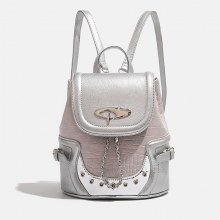 バックパック女性のシルバーピンクバックパックホットガールニッチデザインバックパック通勤チェーンバックパック女性
