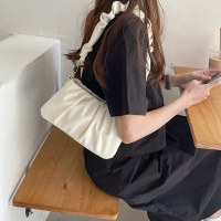 女性のためのバッグ 2023 夏新ホワイトプリーツクラウド脇の下バッグテクスチャニッチ多用途ショルダークロスボディバッグ