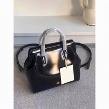 韓国オールマッチ新しいインブロガーバックパックレディースバッグニッチレトロブラックシンプル通勤バックパックトレンディなハンドバッグ