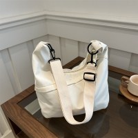 ナイロン布大容量ファッションバッグ女性のための 2024 初春の新韓国バージョン多用途ショルダークロスボディトートバッグ