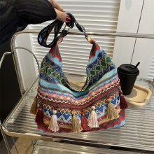 大容量のファッショナブルなナショナルスタイルのタッセルクロスボディカジュアルバッグ2024春の新作多用途ワンショルダーアンダーアームトート