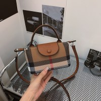 絶妙な質感の小さなバッグレディースクロスボディ小さなバッグ2024新しいニッチユニークな携帯電話バッグミニハイエンド感覚