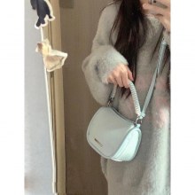 クロスボディバッグ レディース 2024 夏 新しいスタイル シンプル デザイン ニッチ 超人気 軽量 仕事 持ち運び 小型バッグ
